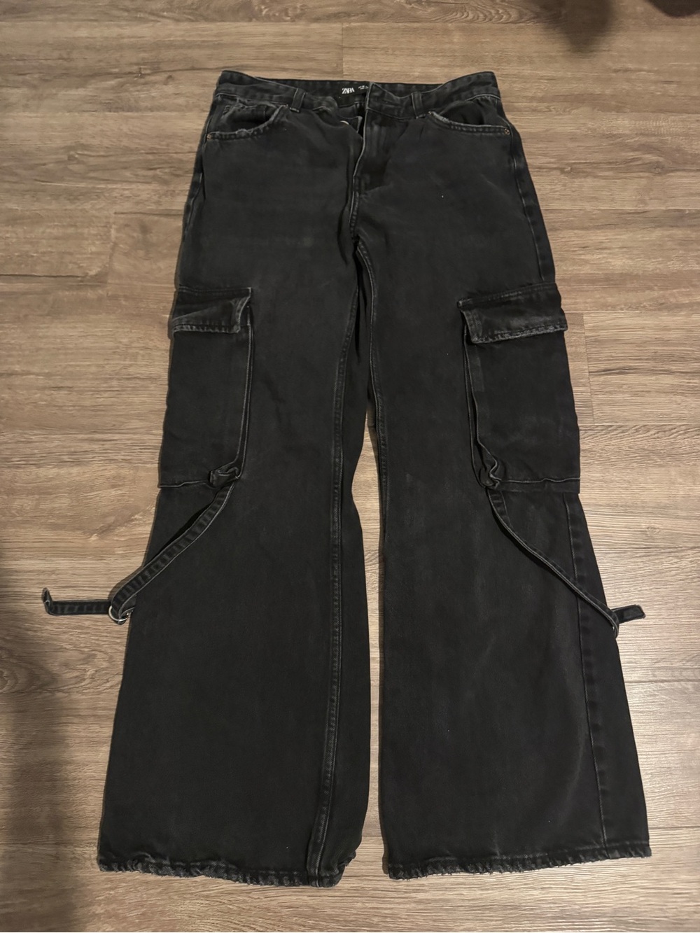 Zara Black Wide-Leg Cargo Jeans
